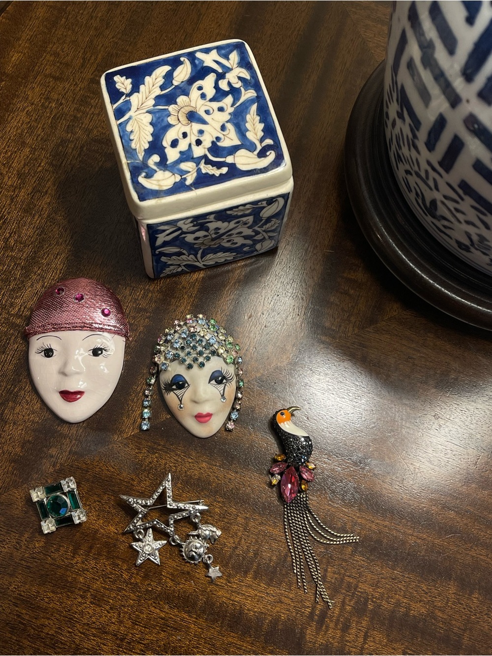 Women’s Brooch Collection